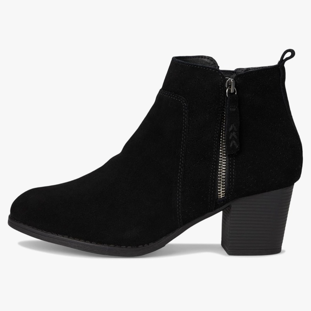 Skechers womens Taxi - Out in Town Black Ankle Boot size 6.5
